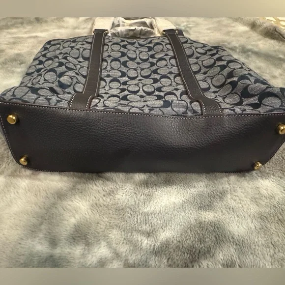 Coach Hudson Double Handle Tote in Signature Chambray Denim Blue New with Tags - Picture 4 of 9